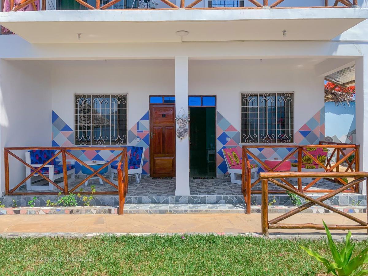 Pineapple House Bed & Breakfast Nungwi Exterior photo